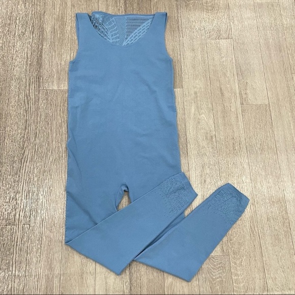 🆕 FP Movement M/L Energy Catsuit 🆕 - Picture 2 of 7